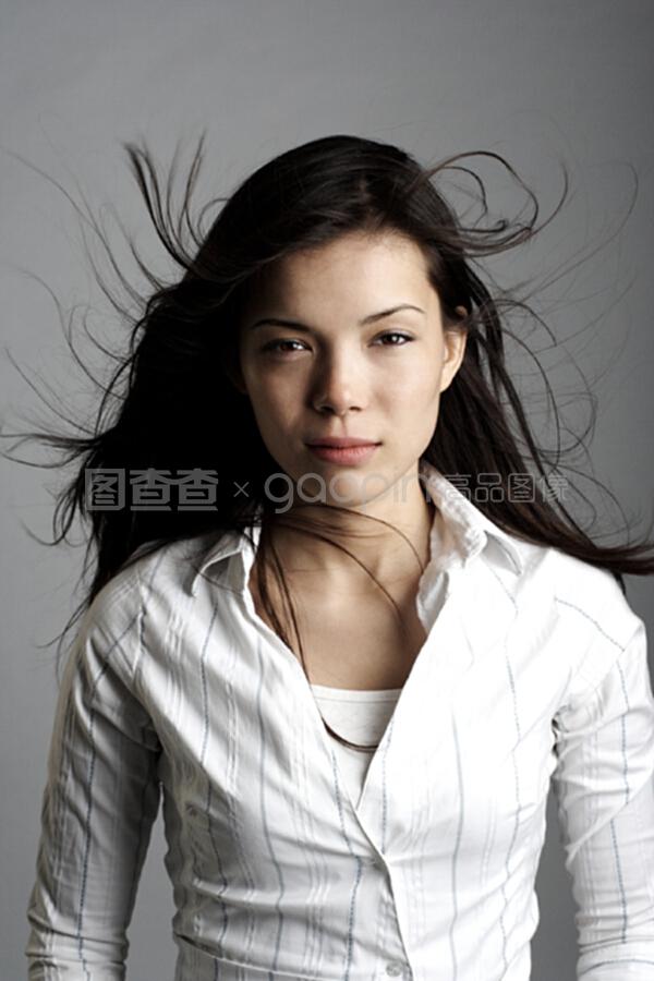 84间房主播跳舞 霓虹低语
